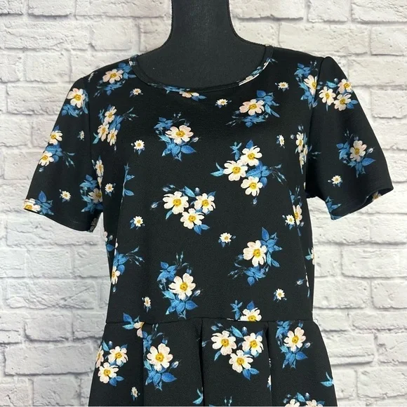 LulaRoe Black Floral Fit and Flare Short Sleeve Dress Size 3XL - Picture 1 of 11